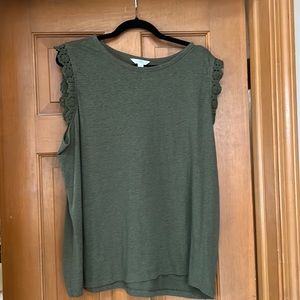 Green lace trimmed tank top